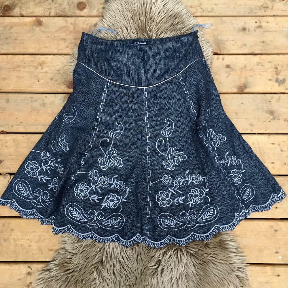 COCO & tashi grey embroidered wool blend full skirt - size S
